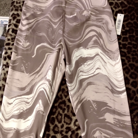 Walk Pop Athletic Yoga Leggings - Picture 1 of 4